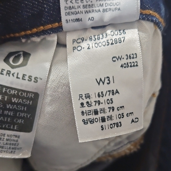 Levi's Classic Blue Denim Shorts - Picture 9 of 10